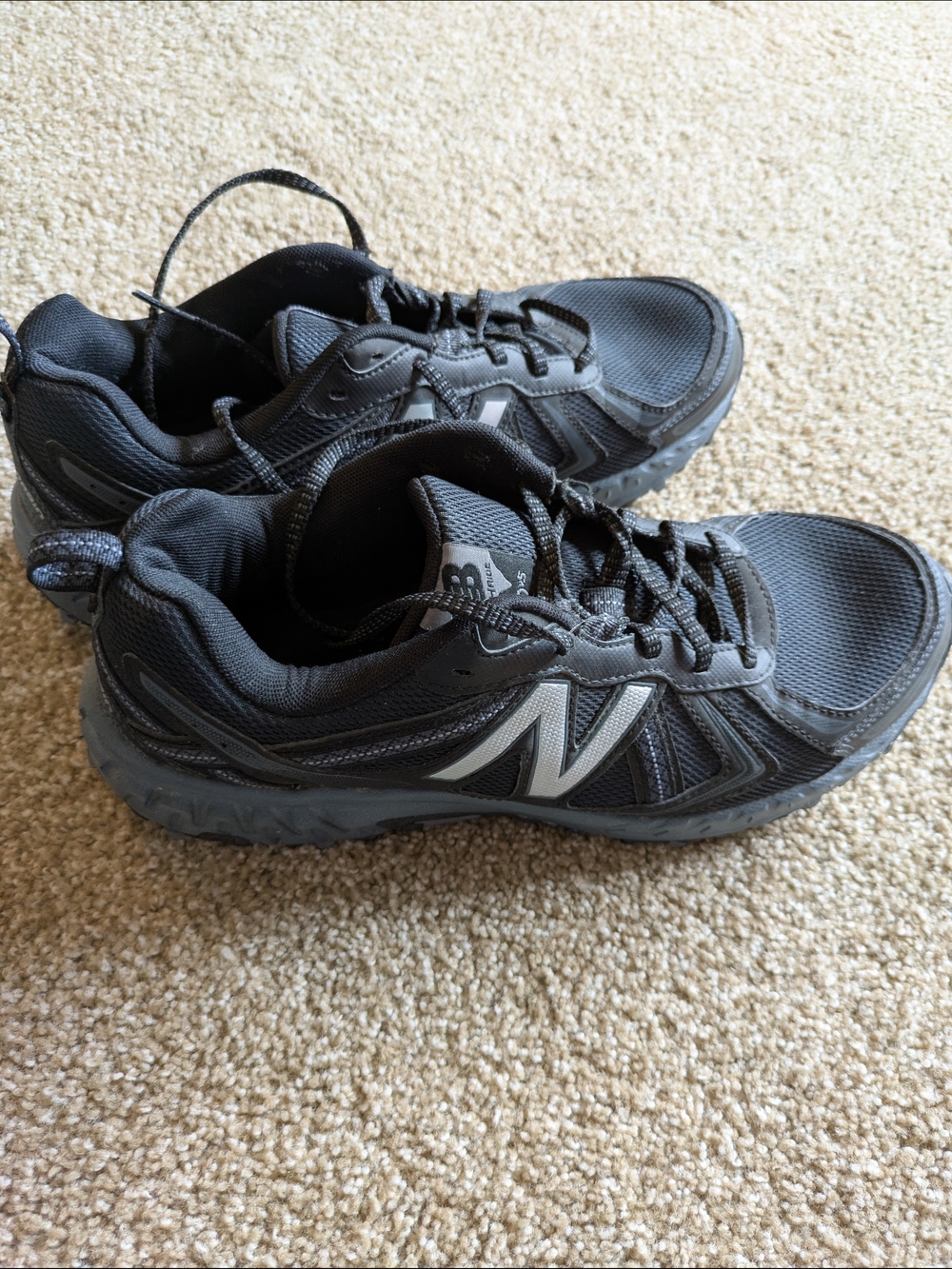 New Balance Men's Black Athletic Walking Shoes - Picture 6 of 7